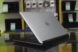 Dell Latitude E7240  | core i5-4300u | Ram: 4GB  | Ổ cứng: SSD128GB  | màn hình: 12.5 inch