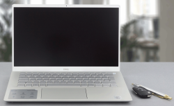 DELL INSPIRON 5401 | CORE I5 1035G1 | 8GB | Nvidia Geforce MX 330 | SSD 256GB | 14inch FHD